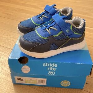 NWT Stride Rite Gordo sneakers